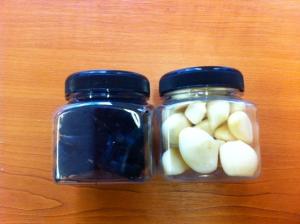 Black Garlic in pot